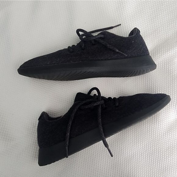 Allbirds dark grey almost black sneakers - Picture 9 of 16